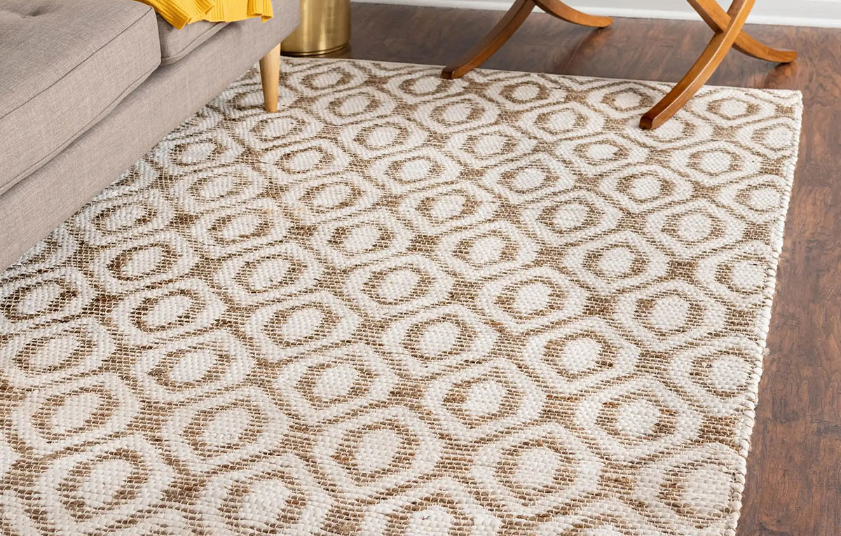 A Step-by-Step Guide to Laying an Area Rug Over a Carpet
